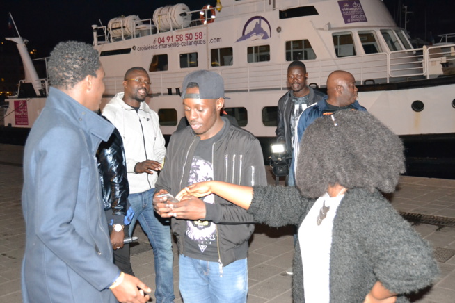 Sur la route de Bercy : Wally Ballago Seck et Soleil Levant au vieux port de Marseille Sur la route de Bercy : Wally Ballago Seck et Soleil Levant au vieux port de Marseille