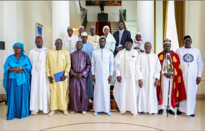 Photos / Audience au Palais : Le président de la République, Bassirou Diomaye Faye, a reçu le collectif des notables de la commune de Yenne, ce vendredi