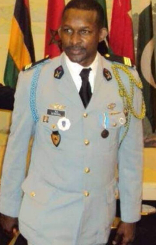 Photos : Hommage solennel au Capitaine Dame KA tombé au champ d'honneur à Diégoune le 20 décembre 2011 Photos : Hommage solennel au Capitaine Dame KA tombé au champ d'honneur à Diégoune le 20 décembre 2011