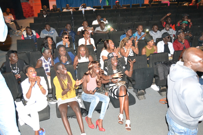 CARAVANE WALLY DANS MA VILLE: Sur la route de Bercy Barcelone éléve le niveau Wally et les acteurs de "Wiri Wiri" des supers star. CARAVANE WALLY DANS MA VILLE: Sur la route de Bercy Barcelone éléve le niveau Wally et les acteurs de "Wiri Wiri" des supers star.