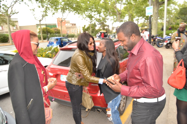 CARAVANE WALLY DANS MA VILLE: Sur la route de Bercy Barcelone éléve le niveau Wally et les acteurs de "Wiri Wiri" des supers star. CARAVANE WALLY DANS MA VILLE: Sur la route de Bercy Barcelone éléve le niveau Wally et les acteurs de "Wiri Wiri" des supers star.