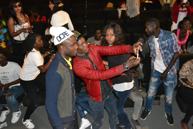 CARAVANE WALLY DANS MA VILLE: Sur la route de Bercy Barcelone éléve le niveau Wally et les acteurs de "Wiri Wiri" des supers star. CARAVANE WALLY DANS MA VILLE: Sur la route de Bercy Barcelone éléve le niveau Wally et les acteurs de "Wiri Wiri" des supers star.