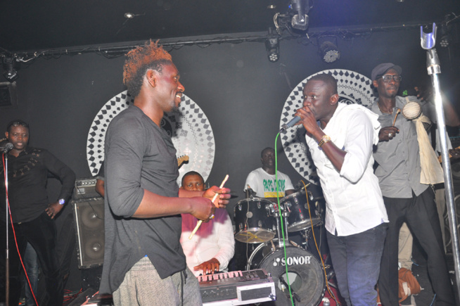 Dans la chaleur des Almadies Pape Diouf explose le Baramundi. Dans la chaleur des Almadies Pape Diouf explose le Baramundi.