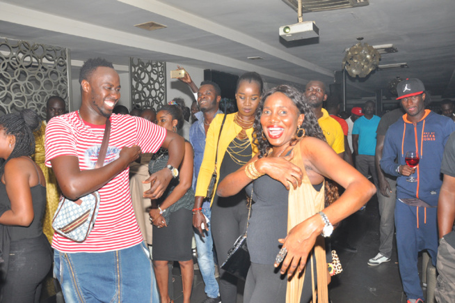 Dans la chaleur des Almadies Pape Diouf explose le Baramundi. Dans la chaleur des Almadies Pape Diouf explose le Baramundi.