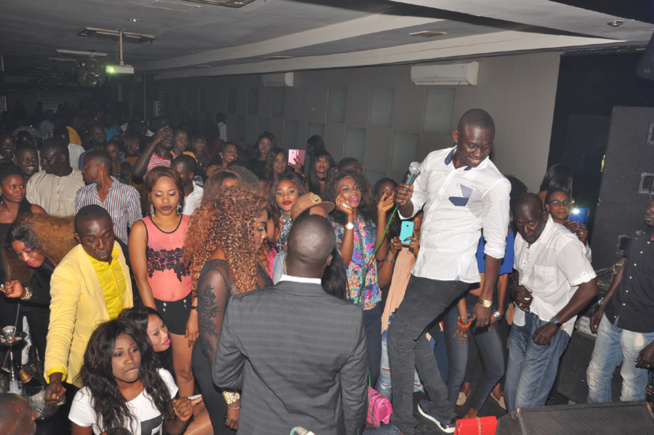 Dans la chaleur des Almadies Pape Diouf explose le Baramundi. Dans la chaleur des Almadies Pape Diouf explose le Baramundi.