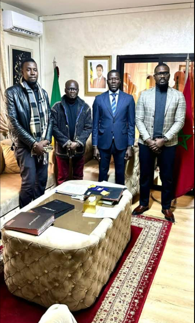 Omar Pen et son manager reçu au Maroc par le Consul du Sénégal juste avant la soirée du 31 décémbre avec les lions Omar Pen et son manager reçu au Maroc par le Consul du Sénégal juste avant la soirée du 31 décémbre avec les lions