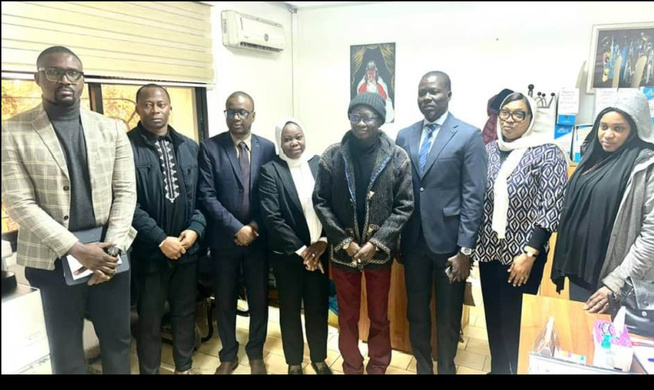 Omar Pen et son manager reçu au Maroc par le Consul du Sénégal juste avant la soirée du 31 décémbre avec les lions Omar Pen et son manager reçu au Maroc par le Consul du Sénégal juste avant la soirée du 31 décémbre avec les lions