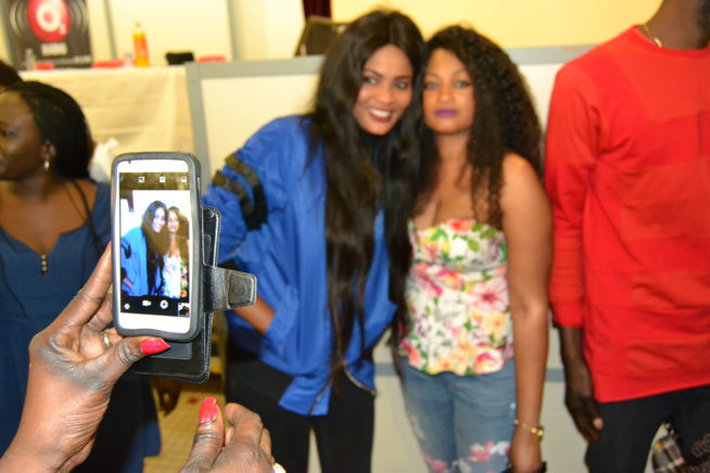 Sur la route de Bercy, la caravane "WALLY DANS MA VILLE" descend sur Bordeaux. Sur la route de Bercy, la caravane "WALLY DANS MA VILLE" descend sur Bordeaux.