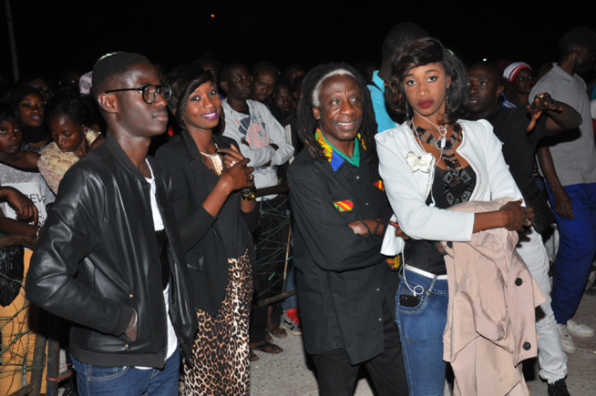 En images St Louis vibre au rythme du Pape de la musique Sénégalaise. Pape Diouf draine du monde à Ndar. Regardez En images St Louis vibre au rythme du Pape de la musique Sénégalaise. Pape Diouf draine du monde à Ndar. Regardez