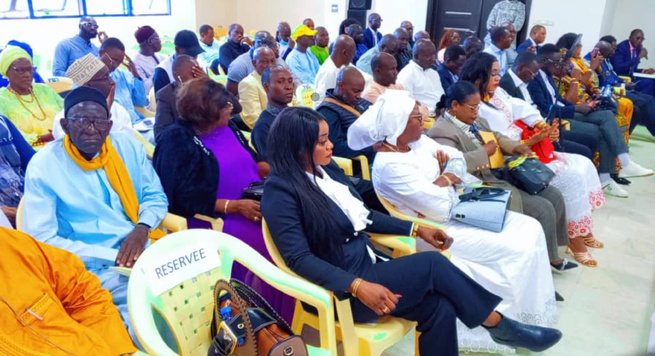 En images-Mobilisation exceptionnelle des cadres du PDS lors de l’Assemblée Générale sous la houlette du Président de de la Fédération Nationale des Cadres Libéraux Ousmane Feynaff GOUDIABY.