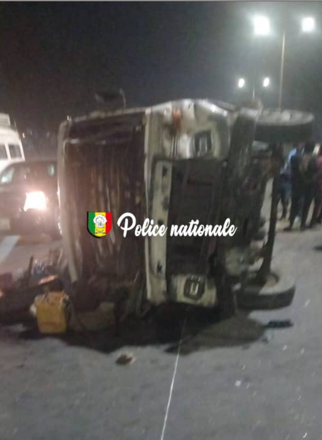 Course-poursuite : Deux cars « Ndiaga Ndiaye » se renversent, deux arrestations