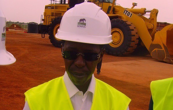 Cheikh Amar qui pèse 342milliards tarde à être reconnu au Palais Cheikh Amar qui pèse 342milliards tarde à être reconnu au Palais