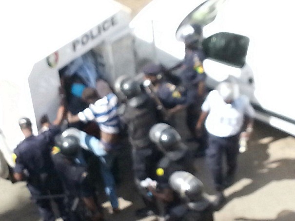 Lutte contre la délinquance et la criminalité à Keur Mbaye Fall et Keur Massar : Une bande d'agresseurs démantelée et de la drogue saisie... Lutte contre la délinquance et la criminalité à Keur Mbaye Fall et Keur Massar : Une bande d'agresseurs démantelée et de la drogue saisie...