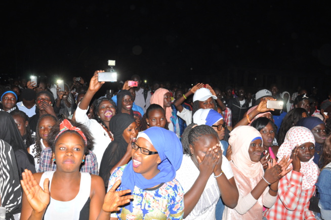 Concert de la jeunesse consciente: Pape Diouf remet " l'éssence dans le feu".Regardez