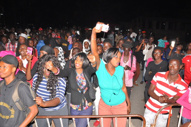 Concert de la jeunesse consciente: Pape Diouf remet " l'éssence dans le feu".Regardez