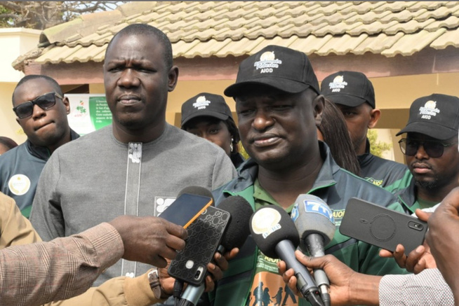 Photos / Journée internationale de la Douane, édition 2026 : l’Amicale des Inspecteurs et Officiers des Douanes ( AIOD) a procédé à une remise de dons au Centre Talibou Dabo et… Photos / Journée internationale de la Douane, édition 2026 : l’Amicale des Inspecteurs et Officiers des Douanes ( AIOD) a procédé à une remise de dons au Centre Talibou Dabo et…