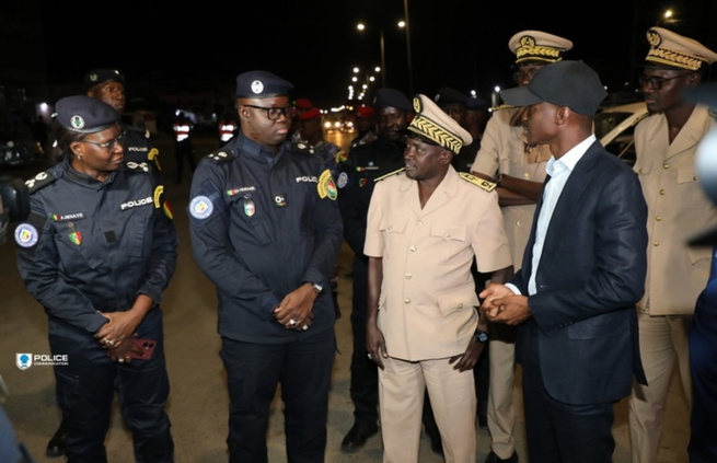 Mbacké : le Ministre de l’Intérieur supervise une vaste opération conjointe Police–Gendarmerie Mbacké : le Ministre de l’Intérieur supervise une vaste opération conjointe Police–Gendarmerie