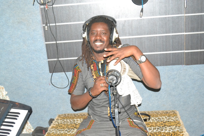 1/4 de siécles ça se féte: Papis Konaté à fond dans ses répétitions pour le 08 Mai au grand théatre.Regardez 1/4 de siécles ça se féte: Papis Konaté à fond dans ses répétitions pour le 08 Mai au grand théatre.Regardez