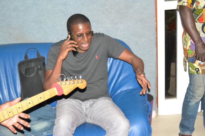 1/4 de siécles ça se féte: Papis Konaté à fond dans ses répétitions pour le 08 Mai au grand théatre.Regardez 1/4 de siécles ça se féte: Papis Konaté à fond dans ses répétitions pour le 08 Mai au grand théatre.Regardez