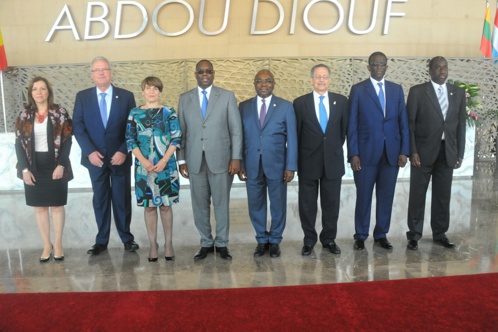 Macky Sall sur la question sécuritaire : «Nous devons agir ensemble pour y répondre, en associant nos moyens, notre intelligence et notre expertise» Macky Sall sur la question sécuritaire : «Nous devons agir ensemble pour y répondre, en associant nos moyens, notre intelligence et notre expertise»