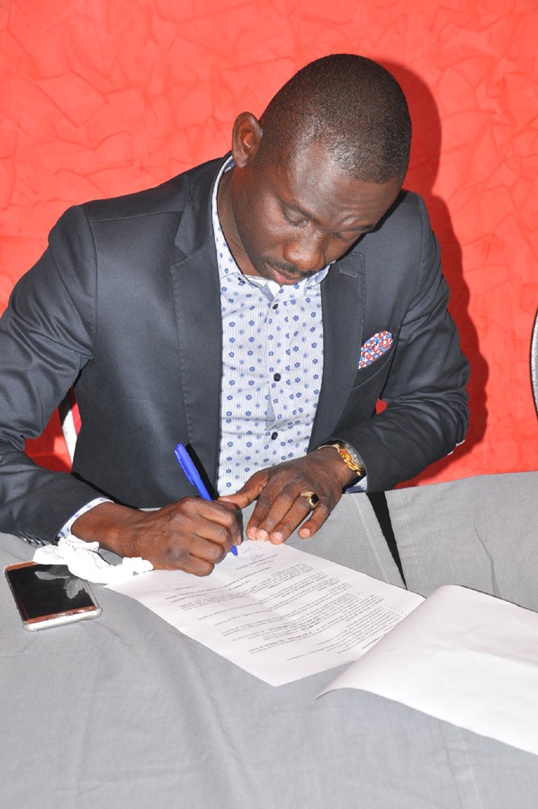 Nouveau single pour le combat Modou Lo vs Gris Bordeaux ; Pape Diouf décroche le jackpot et lance "Mbada Dott" Nouveau single pour le combat Modou Lo vs Gris Bordeaux ; Pape Diouf décroche le jackpot et lance "Mbada Dott"