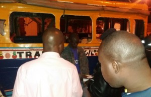 Bagarre : Un apprenti "Car rapide" tente de trancher la gorge de son collègue avec un tesson de bouteille Bagarre : Un apprenti "Car rapide" tente de trancher la gorge de son collègue avec un tesson de bouteille