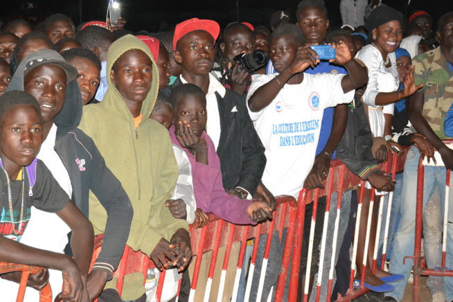 En direct de Bambeye: Concert de la jeunesse consciente Pape Diouf maître à l'université Alioune Diop