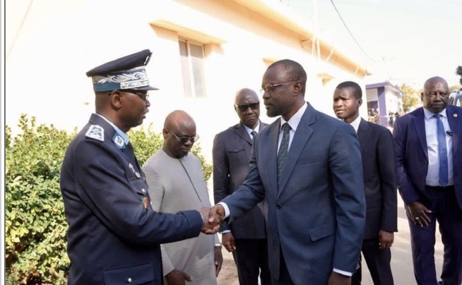 Ousmane Sonko en visite à la Police nationale : Un engagement renouvelé pour la sécurité Ousmane Sonko en visite à la Police nationale : Un engagement renouvelé pour la sécurité