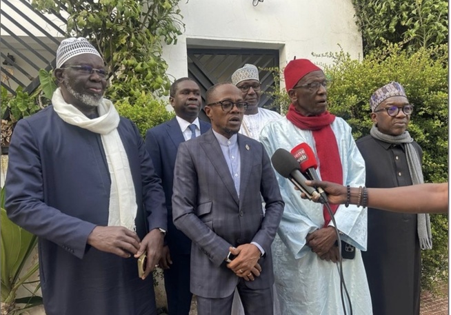 Solidarité politique : Une délégation des anciens présidents de groupe parlementaire du Sénégal, au domicile du président Doudou Wade, cet après-midi Solidarité politique : Une délégation des anciens présidents de groupe parlementaire du Sénégal, au domicile du président Doudou Wade, cet après-midi