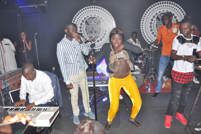 Le Baramundi dans la chaleur de la génération consciente de Pape Diouf. Regardez Le Baramundi dans la chaleur de la génération consciente de Pape Diouf. Regardez