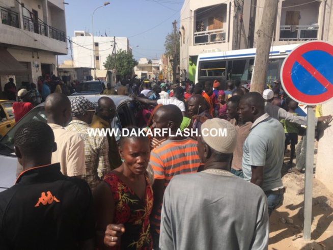 Accident à Pikine rue 10: Un bus tata rentre dans une maison, la façade s'écroule Accident à Pikine rue 10: Un bus tata rentre dans une maison, la façade s'écroule