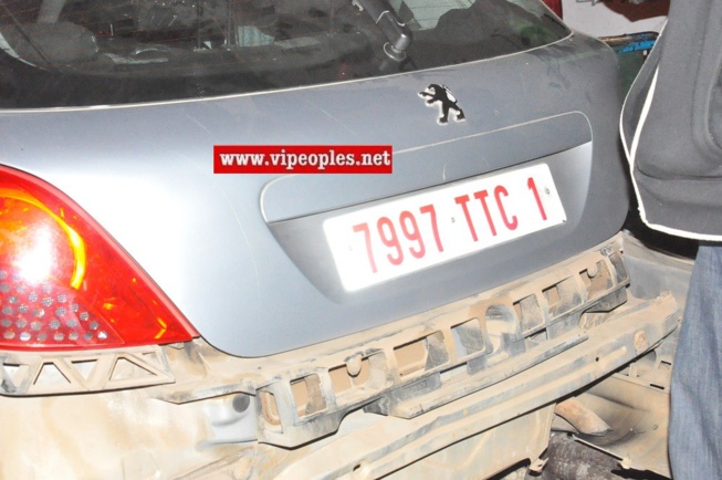 Accident au feu rouge de castor ce vendredi nuit à 1h 23m entre une voiture 307 et un L200 de la SDE. Accident au feu rouge de castor ce vendredi nuit à 1h 23m entre une voiture 307 et un L200 de la SDE.