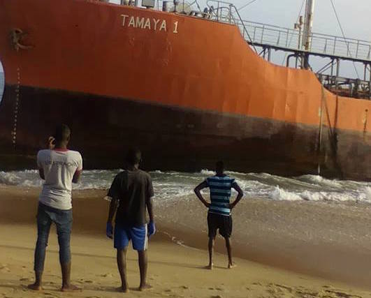Libéria : Un pétrolier "fantôme" à destination de Dakar s’échoue sur la côte... Libéria : Un pétrolier "fantôme" à destination de Dakar s’échoue sur la côte...