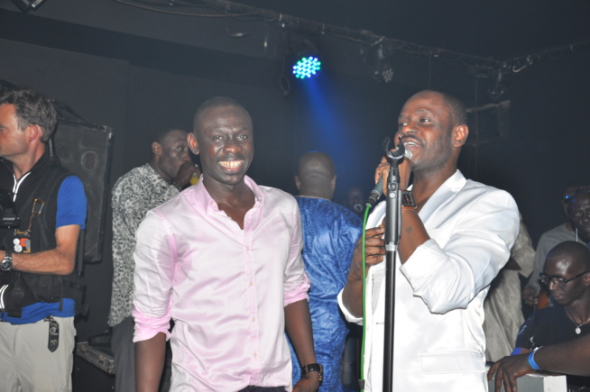 Pape Diouf au somet de son art continue d'inonver son repertoire avec des nouveautés au Baramundi. Regardez