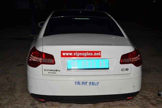 Parrain de la soirée de ses 25 ans de carriéres, Waly Seck offre une Citroen C5 de luxe à Papis Konaté; Regardez Parrain de la soirée de ses 25 ans de carriéres, Waly Seck offre une Citroen C5 de luxe à Papis Konaté; Regardez