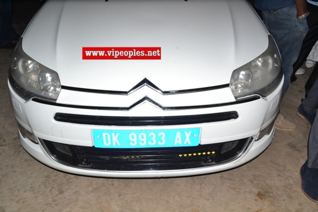 Parrain de la soirée de ses 25 ans de carriéres, Waly Seck offre une Citroen C5 de luxe à Papis Konaté; Regardez Parrain de la soirée de ses 25 ans de carriéres, Waly Seck offre une Citroen C5 de luxe à Papis Konaté; Regardez