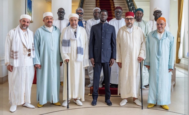 Audience : Le Président Bassirou Diomaye Faye a reçu une forte délégation chérifienne du Royaume du Maroc, ce mardi Audience : Le Président Bassirou Diomaye Faye a reçu une forte délégation chérifienne du Royaume du Maroc, ce mardi