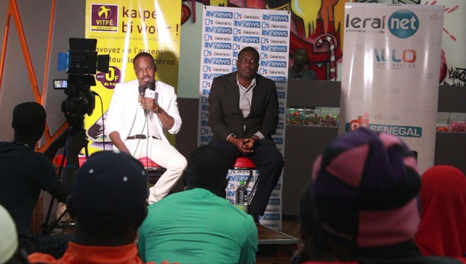 Baba amdy face à la presse pour présenter son nouveau album avant de s'envoler le 27 mai à Paris. Baba amdy face à la presse pour présenter son nouveau album avant de s'envoler le 27 mai à Paris.