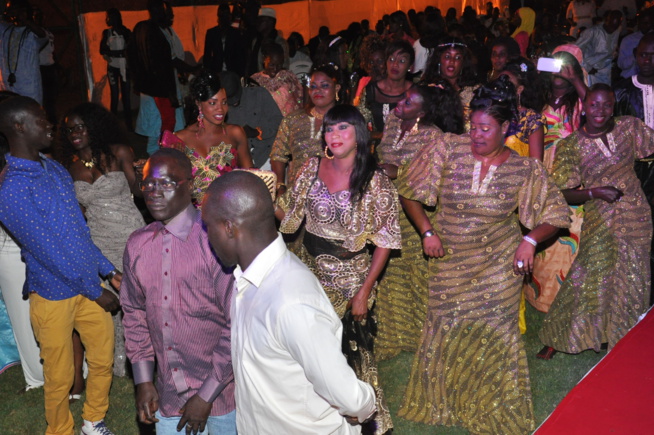 En direct des Baobabs de la Somone, Pape Diouf dans la chaleur de la petite cote. Regardez et rendez-vous ce dimanche au Baramundi. En direct des Baobabs de la Somone, Pape Diouf dans la chaleur de la petite cote. Regardez et rendez-vous ce dimanche au Baramundi.