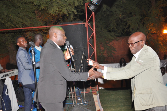 En direct des Baobabs de la Somone, Pape Diouf dans la chaleur de la petite cote. Regardez et rendez-vous ce dimanche au Baramundi. En direct des Baobabs de la Somone, Pape Diouf dans la chaleur de la petite cote. Regardez et rendez-vous ce dimanche au Baramundi.