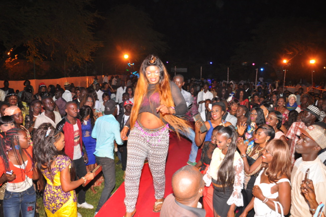 En direct des Baobabs de la Somone, Pape Diouf dans la chaleur de la petite cote. Regardez et rendez-vous ce dimanche au Baramundi. En direct des Baobabs de la Somone, Pape Diouf dans la chaleur de la petite cote. Regardez et rendez-vous ce dimanche au Baramundi.