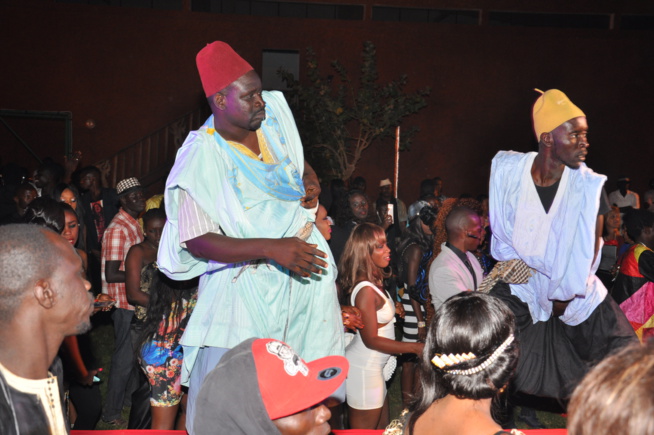 Pa Nice et Wadioubakh s’éclatent au concert de Pape Diouf à l’hôtel les Baobab de la Somone. Regardez