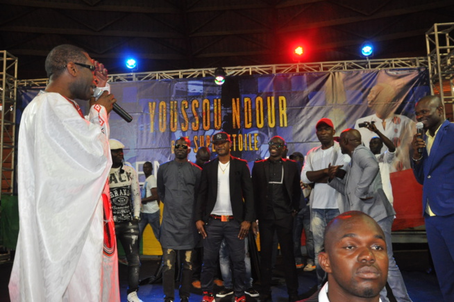 SHOW CASE de Youssou Ndour au stadium Marius Ndiaye: Le roi conserve son titre. SHOW CASE de Youssou Ndour au stadium Marius Ndiaye: Le roi conserve son titre.
