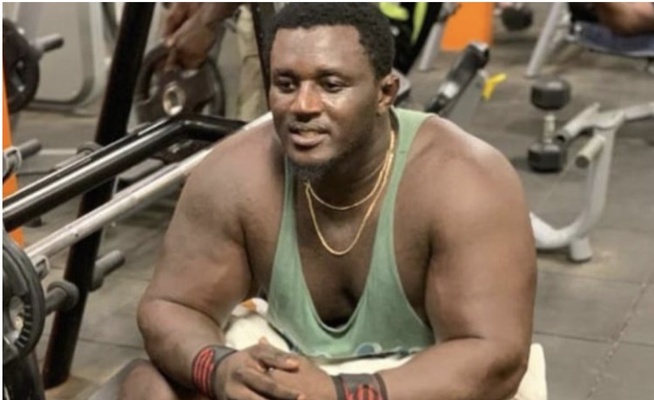 Lutte : Balla Gaye 2 claque la porte de son écurie pour... Lutte : Balla Gaye 2 claque la porte de son écurie pour...