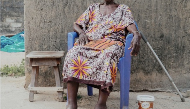 Pikine : la « mamie » chapardeuse, fausse folle, démasquée par un ex-commandant de police Pikine : la « mamie » chapardeuse, fausse folle, démasquée par un ex-commandant de police