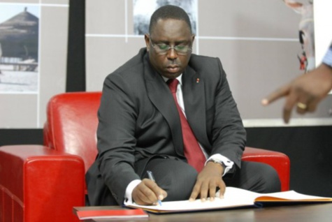 Suppression de la surtaxe sur les appels entrants : Volte face de Macky Sall en vue Suppression de la surtaxe sur les appels entrants : Volte face de Macky Sall en vue