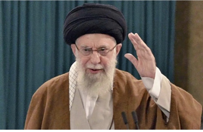 Iran: après la mort de Khamenei, qui assure la transition?