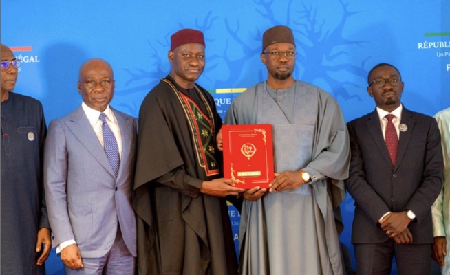 Pacte de stabilité sociale - Accords avec les syndicats sectoriels : Le Gouvernement concrétise ses engagements Pacte de stabilité sociale - Accords avec les syndicats sectoriels : Le Gouvernement concrétise ses engagements