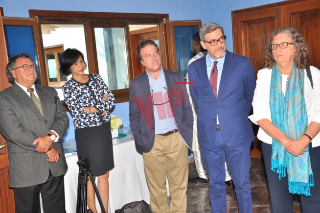 Nouvelle ambassadrice de l'ONOCD, la diva Coumba Gawlo en route pour une mission de sensibilisation de la jeunesse. Nouvelle ambassadrice de l'ONOCD, la diva Coumba Gawlo en route pour une mission de sensibilisation de la jeunesse.