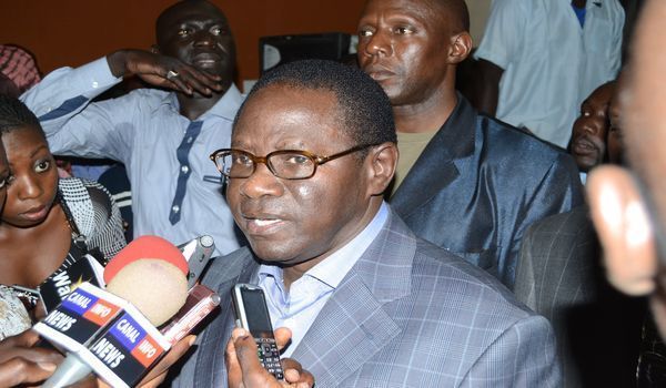 Dialogue du 28 mai : Pape Diop partant mais... Dialogue du 28 mai : Pape Diop partant mais...